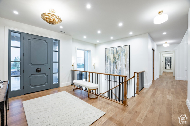 Photo 14 for MLS #2084279 at 618 S Fox Den Rd #2