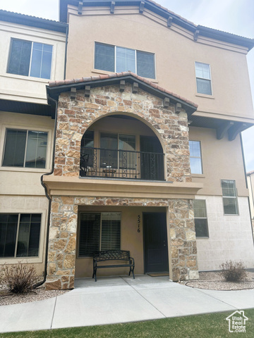 5516 W FLORENCE LN N Highland, Utah Highland End unit Townhouse, sporting a great location and spotless new paint!! American Fork Canyon is right at your doorstep for adventure, cool Mtn. breeze, biking & river access... desired fast commuter lane zips you to I-15 too! LVP flooring, beam accent, granite tops w/gorgeous two tone white & stained cabinets, SS appliances, & 1/2 bth. Main floor entrance to a nice den, family space or bedroom. Open, spacious great room/kitchen & dining, w/covered balcony, it's perfect for even a large gathering. Three large bedrooms, two bths upstairs, offering a master w/ two sep. vanities, large double head tiled shower, spacious walkin closets in all bedrooms. Finished oversized two car garage. Conviently located in the community, so close to the pool, spa, playground, clubhouse & exercize room yet far enough away to not have noise. Location counts!! Desired Highland city center is right there w/shopping, splash pad, park, library *fun convieniences* Quick easy access through the south gate right into your garage plus desired extra street parking! Turn key, and you wont be disappointed.