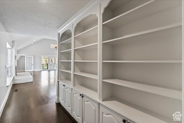 Photo 13 for MLS #2084324 at 1116 N Birch Cir