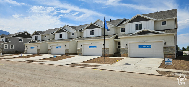 953 N 215 W
