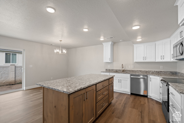 Photo 4 for MLS #2084328 at 949 N 215 West