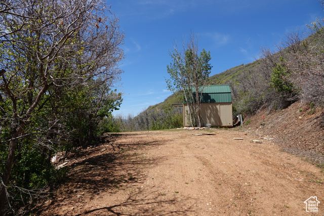 558  MILL RD, Huntsville UT 84317