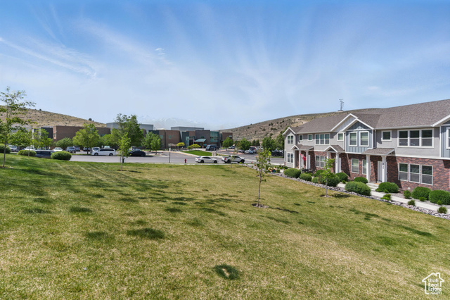 Photo 4 for MLS #2084416 at 2730 E Iron Bark Aly