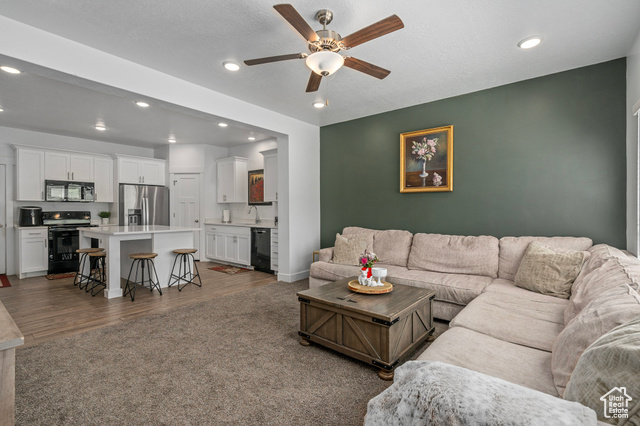 Photo 5 for MLS #2084416 at 2730 E Iron Bark Aly