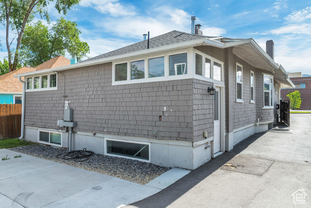 Photo 2 for MLS #2084423 at 1978 S Windsor St
