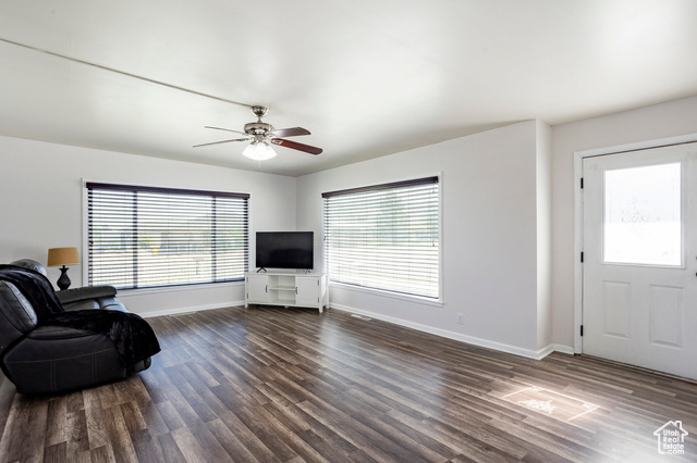 Photo 2 for MLS #2084478 at 395 N 1st St