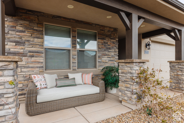 Photo 2 for MLS #2084536 at 273 N Puerta Dr