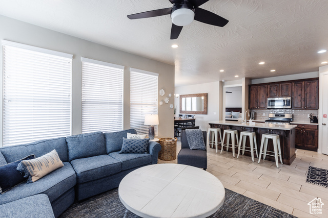 Photo 8 for MLS #2084536 at 273 N Puerta Dr