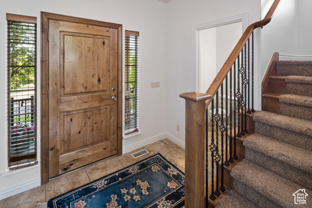 Photo 10 for MLS #2084563 at 2706 W Falcon Ridge Way