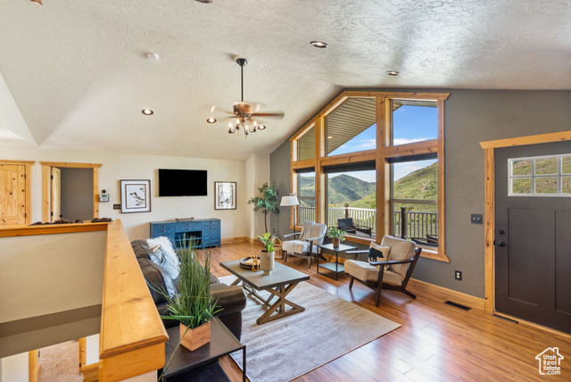 Photo 6 for MLS #2084610 at 2013 N River View Cir