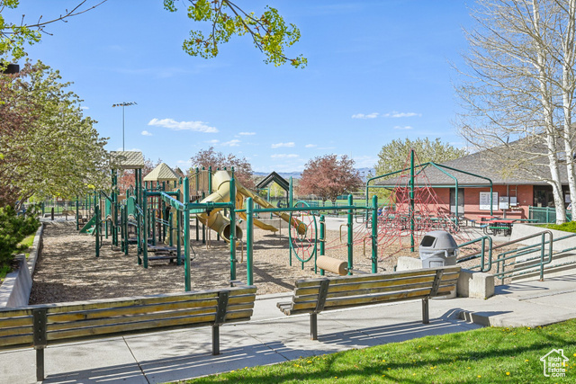 Photo 30 for MLS #2084717 at 1378 Park Ave #3