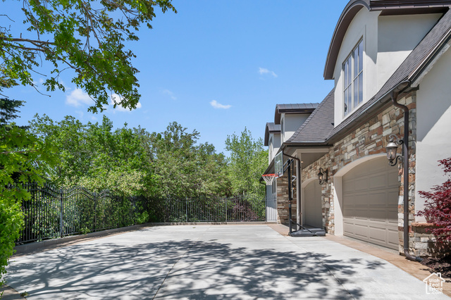 Photo 83 for MLS #2084739 at 81 E Lone Hollow Dr