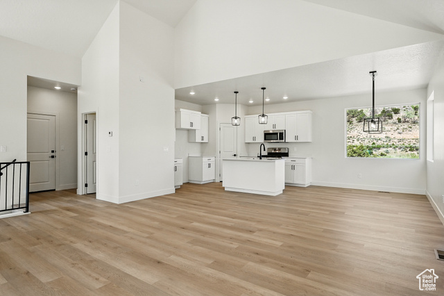 Photo 7 for MLS #2084773 at 732 S Liberty Dr