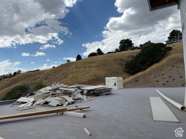 Photo 8 for MLS #2084928 at 422 N Castor Ln