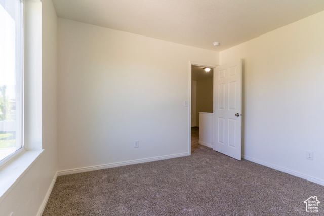 Photo 16 for MLS #2084929 at 886 Cambridge Dr