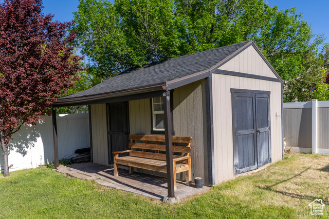 Photo 57 for MLS #2084929 at 886 Cambridge Dr