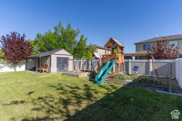 Photo 49 for MLS #2084929 at 886 Cambridge Dr