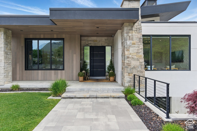 Photo 5 for MLS #2084983 at 630 N Loafer Canyon Rd