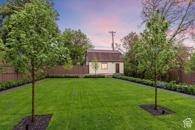 Photo 51 for MLS #2085041 at 35 S Haxton Pl
