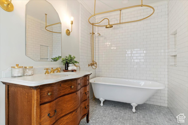 Photo 36 for MLS #2085041 at 35 S Haxton Pl
