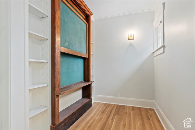 Photo 33 for MLS #2085041 at 35 S Haxton Pl