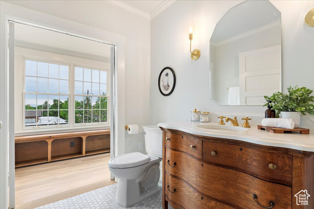 Photo 37 for MLS #2085041 at 35 S Haxton Pl