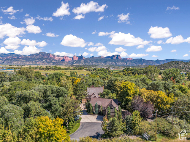 Photo 49 for MLS #2085075 at 305 S Rachel Ln