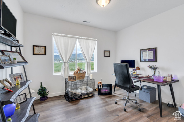 Photo 16 for MLS #2085108 at 1218 S Sawmill Blvd #1-106