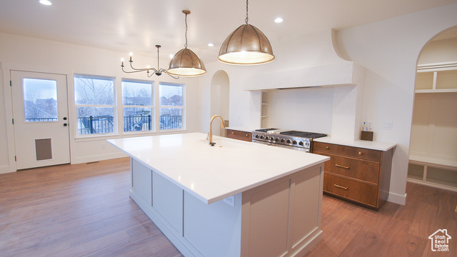 Photo 5 for MLS #2085121 at 746 E Mountain Rd