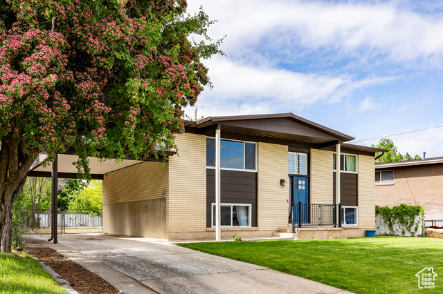 2135 W 4300 S, Roy UT 84067