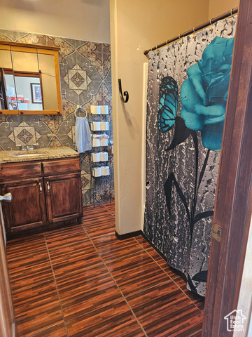 Photo 14 for MLS #2085195 at 801 W Genesee Ave