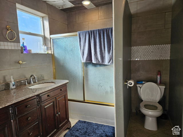 Photo 9 for MLS #2085195 at 801 W Genesee Ave