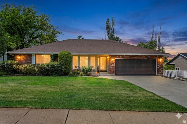 4675  Jefferson Ave
                     MLS #2085245