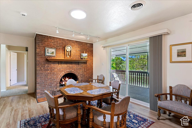 Photo 8 for MLS #2085245 at 4675 Jefferson Ave