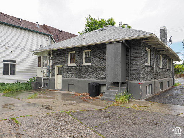 Photo 5 for MLS #2085377 at 466 N 200 East