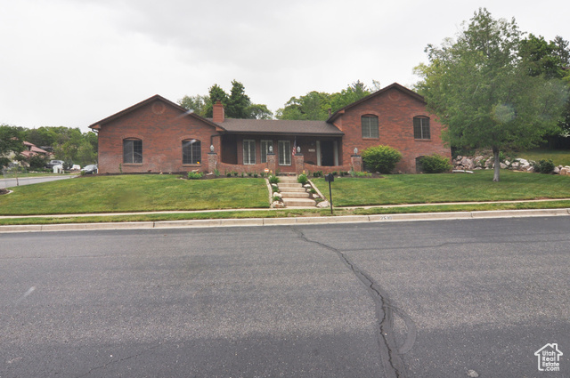 2539 E OAK LN, Layton UT 84040