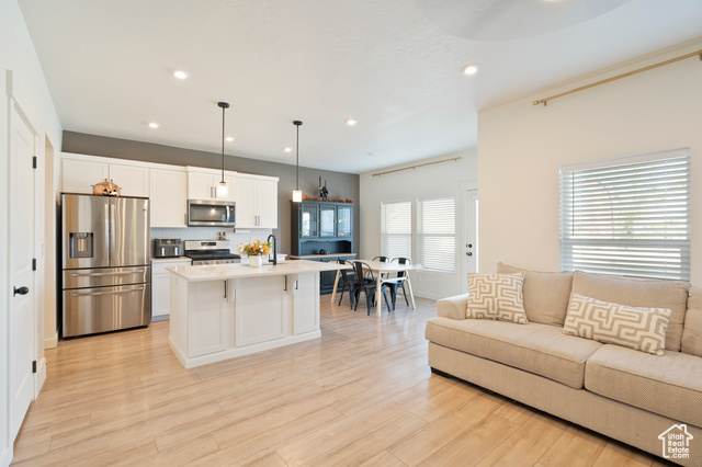 Photo 3 for MLS #2085477 at 4523 E Hurstbourne Dr