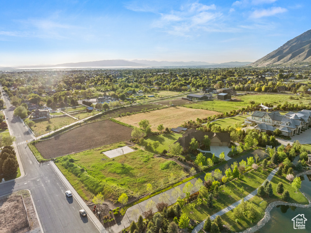 Photo 61 for MLS #2085527 at 1515 E Maple St