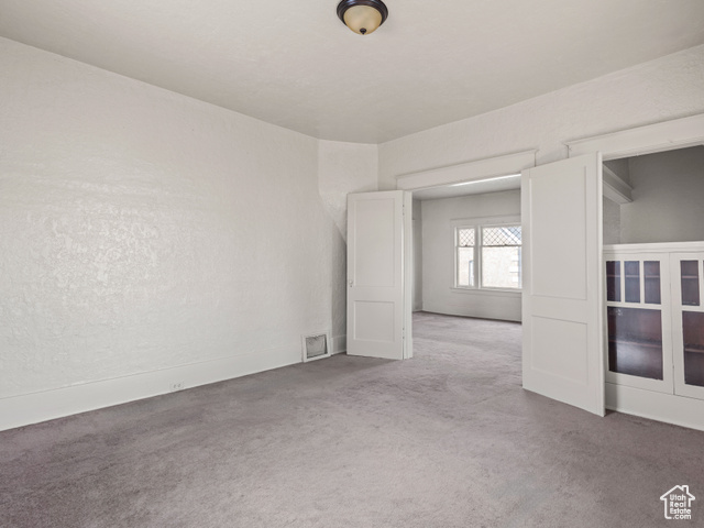 Photo 10 for MLS #2085536 at 551 E 27th St