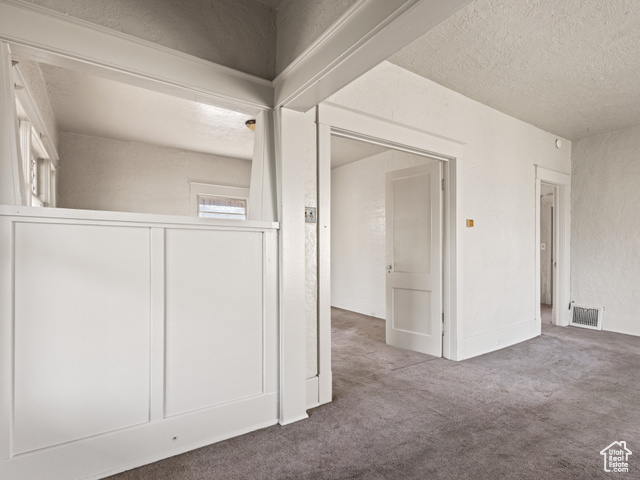 Photo 4 for MLS #2085536 at 551 E 27th St