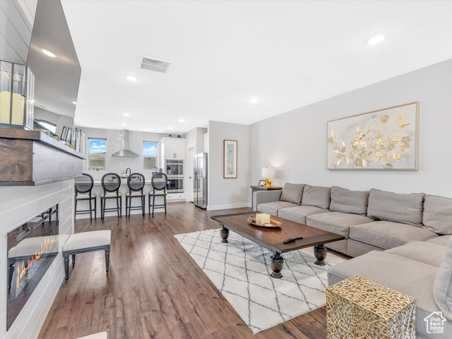 Photo 7 for MLS #2085674 at 1374 Gambel Oak Way