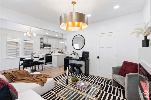 Photo 5 for MLS #2085699 at 328 E Hampton Ave