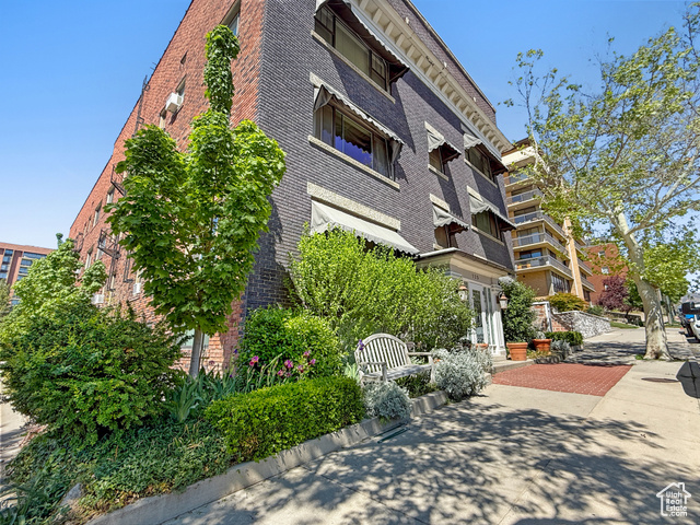 Photo 5 for MLS #2085762 at 125 E 1st Ave #206