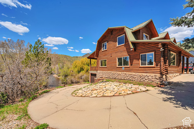 Photo 11 for MLS #2085768 at 1375 Pinion Ln