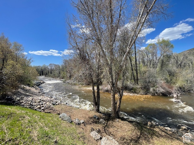 Photo 7 for MLS #2085768 at 1375 Pinion Ln