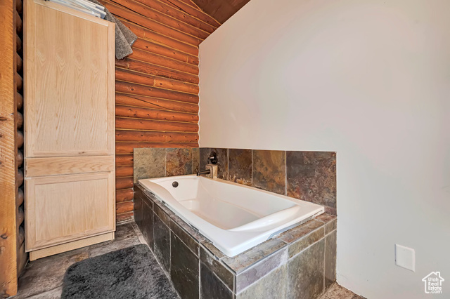 Photo 30 for MLS #2085768 at 1375 Pinion Ln