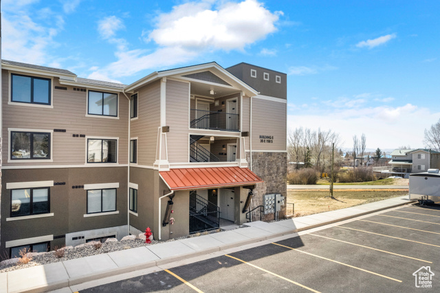 Photo 27 for MLS #2085844 at 35 E 150 South #E202