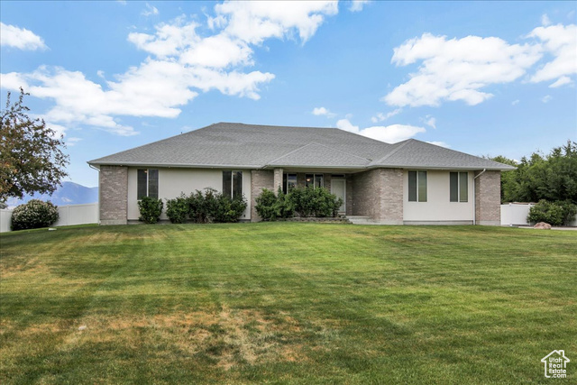 Photo 2 for MLS #2085936 at 356 N Wrathall Cir