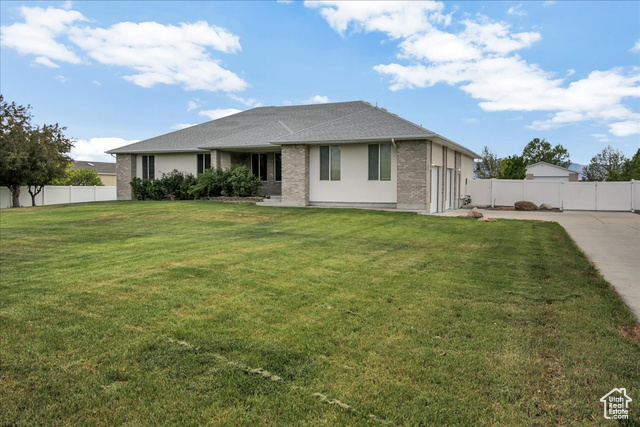 Photo 3 for MLS #2085936 at 356 N Wrathall Cir