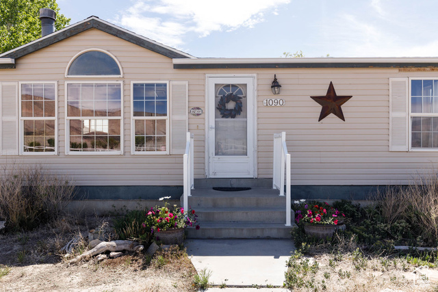 1090 N 200 E, Ferron UT 84523